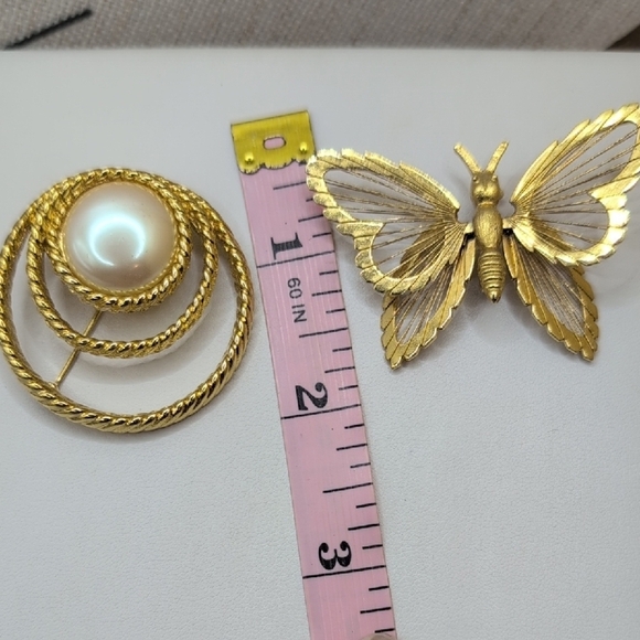 Vintage Monet Brooch Set - Classic Gold Butterfly & Faux Pearl Statement Pieces - Picture 3 of 5